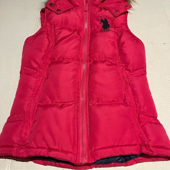U. S. Polo Assn. Bright Pink Vest, Hooded with faux fur trim Size Small - Picture 4 of 11